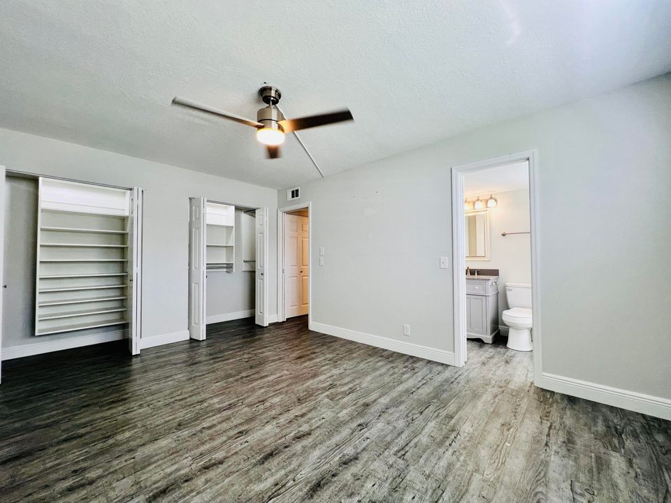 For Sale: $99,000 (1 beds, 1 baths, 684 Square Feet)