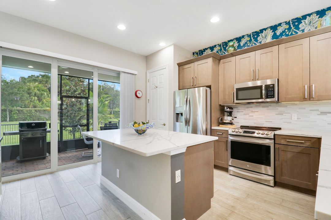 For Sale: $449,900 (2 beds, 2 baths, 1834 Square Feet)