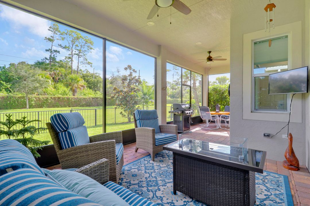 For Sale: $449,900 (2 beds, 2 baths, 1834 Square Feet)