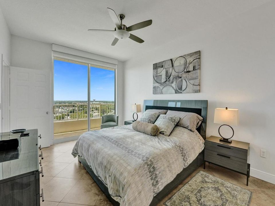 For Sale: $750,000 (2 beds, 2 baths, 1206 Square Feet)