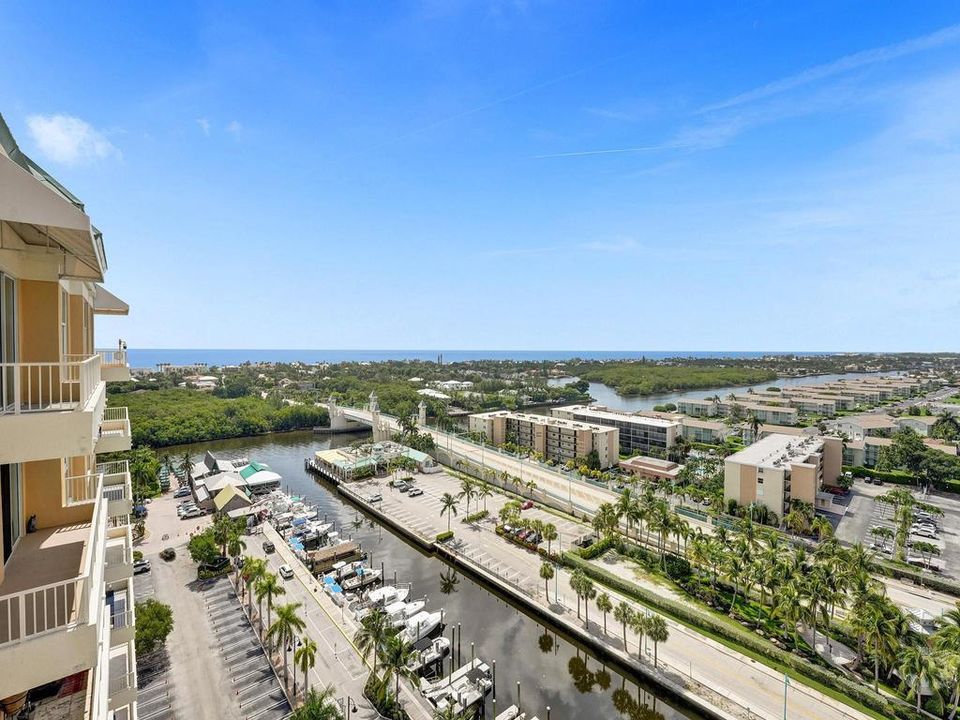 For Sale: $750,000 (2 beds, 2 baths, 1206 Square Feet)