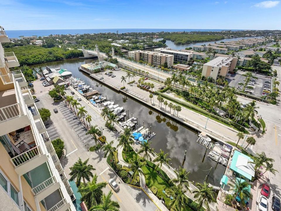 For Sale: $750,000 (2 beds, 2 baths, 1206 Square Feet)