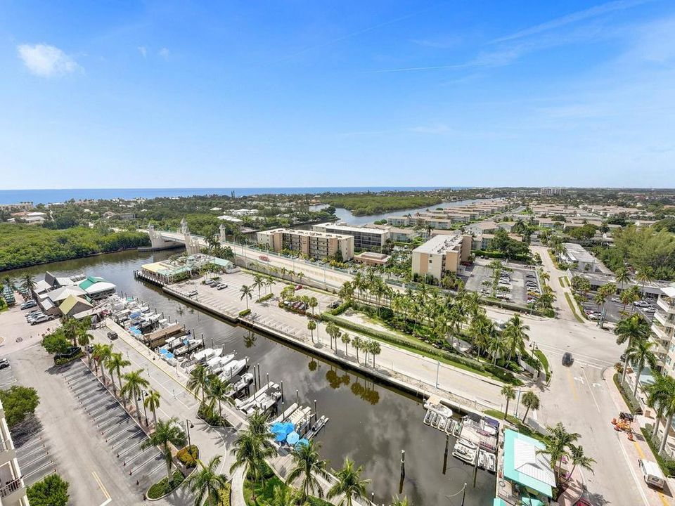 For Sale: $750,000 (2 beds, 2 baths, 1206 Square Feet)