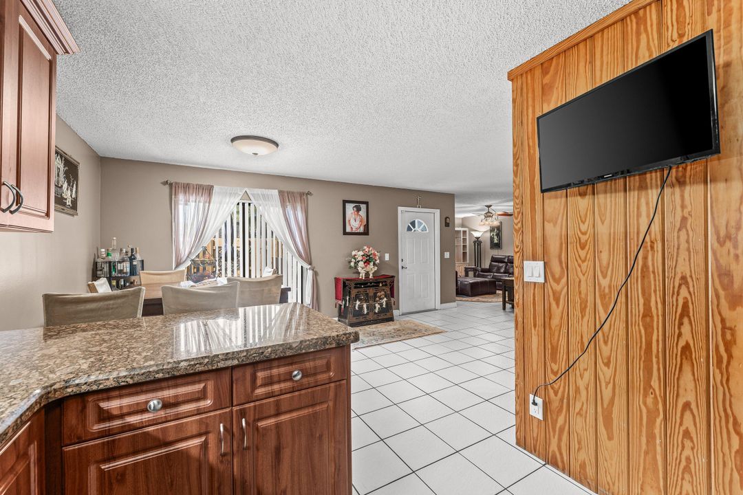 На продажу: $365,000 (3 спален, 2 ванн, 1722 Квадратных фут)