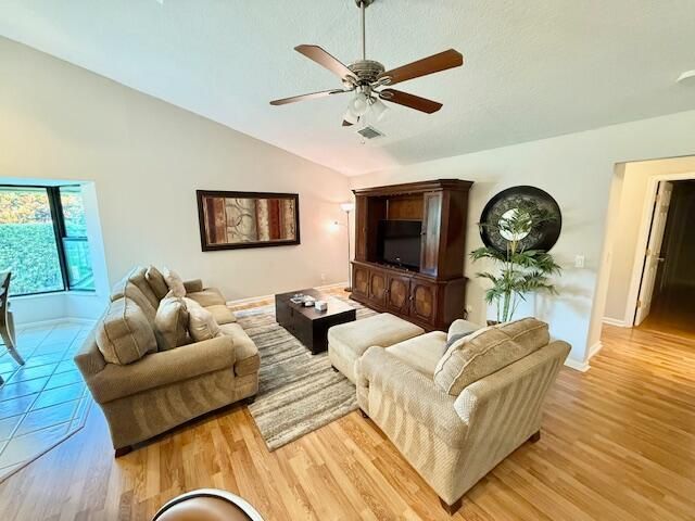 For Rent: $6,500 (4 beds, 2 baths, 2490 Square Feet)