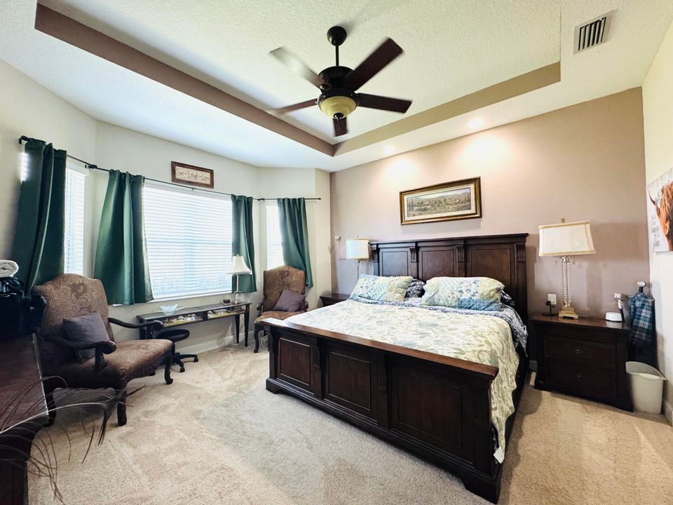 For Sale: $549,900 (3 beds, 2 baths, 1913 Square Feet)