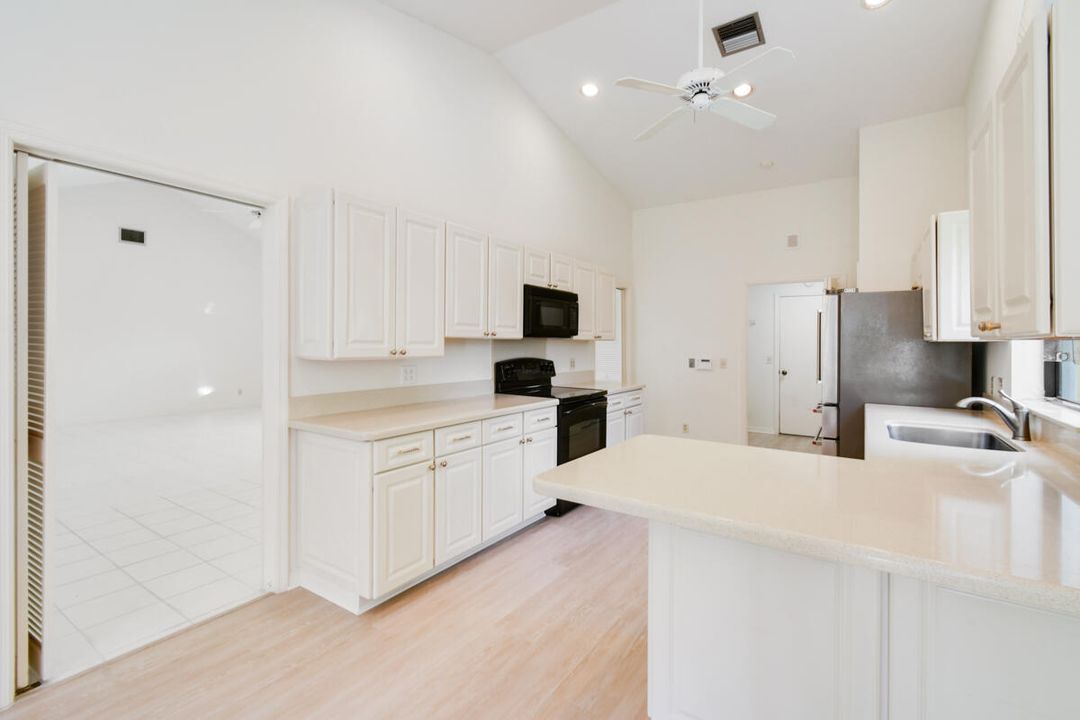 待售: $399,000 (3 贝兹, 2 浴室, 2591 平方英尺)