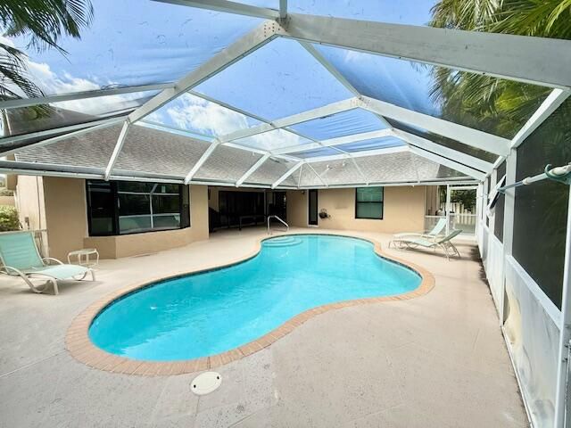 For Rent: $6,500 (4 beds, 2 baths, 2490 Square Feet)