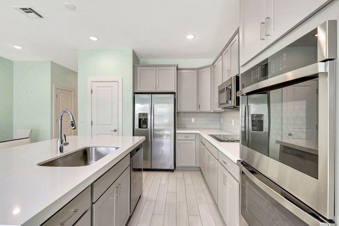 На продажу: $429,000 (3 спален, 2 ванн, 1663 Квадратных фут)