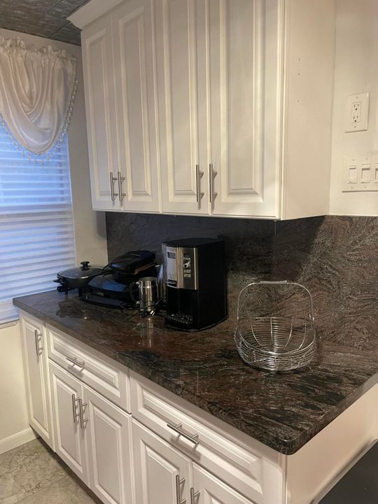 For Sale: $198,500 (2 beds, 2 baths, 1210 Square Feet)