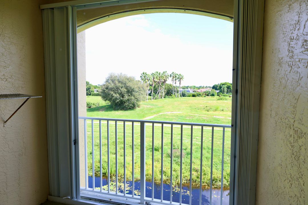 Под контрактом: $6,000 (3 спален, 2 ванн, 1200 Квадратных фут)