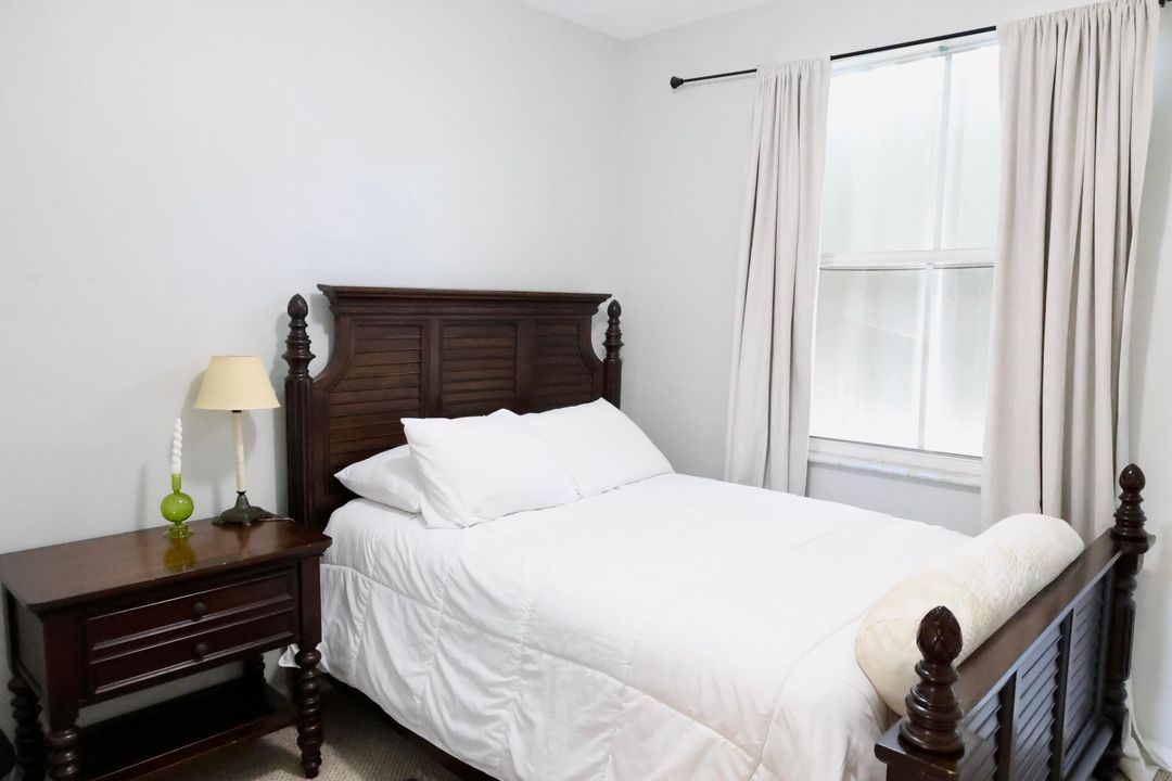 Под контрактом: $6,000 (3 спален, 2 ванн, 1200 Квадратных фут)