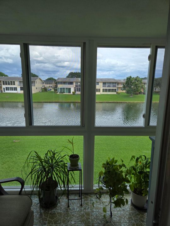 For Sale: $115,000 (2 beds, 1 baths, 798 Square Feet)