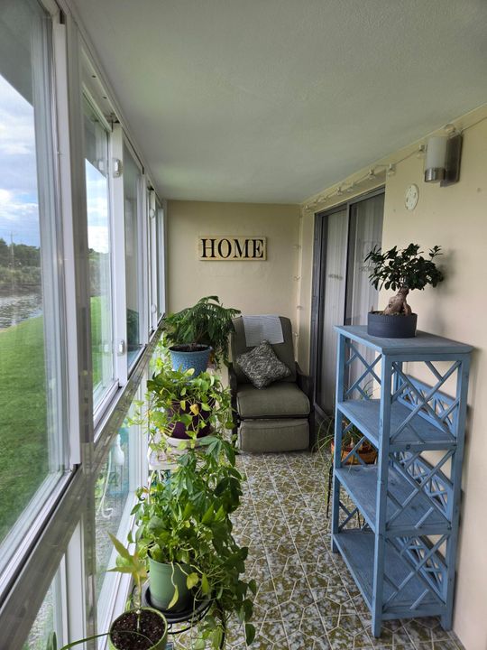 For Sale: $115,000 (2 beds, 1 baths, 798 Square Feet)