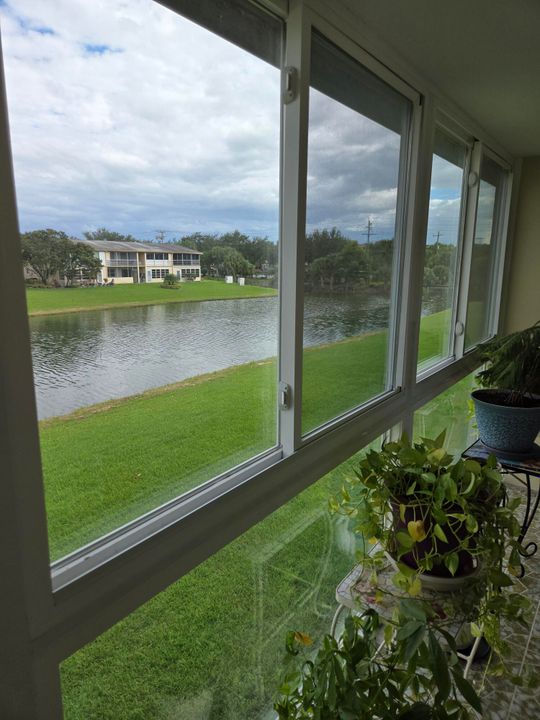 For Sale: $115,000 (2 beds, 1 baths, 798 Square Feet)