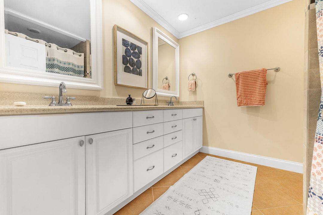 Active With Contract: $228,000 (2 beds, 2 baths, 1324 Square Feet)