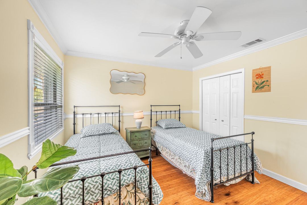 Active With Contract: $228,000 (2 beds, 2 baths, 1324 Square Feet)