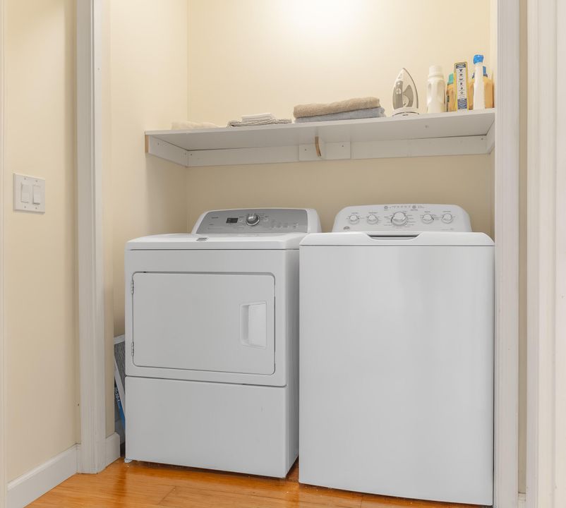 Active With Contract: $228,000 (2 beds, 2 baths, 1324 Square Feet)