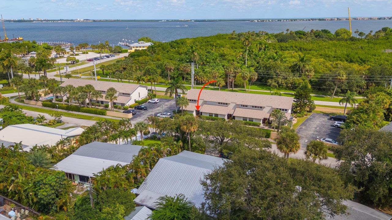 Active With Contract: $228,000 (2 beds, 2 baths, 1324 Square Feet)