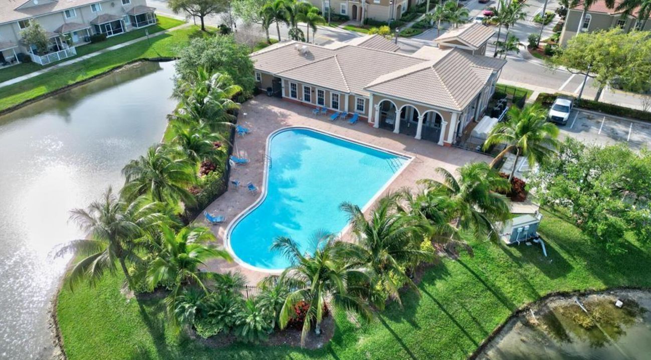 For Sale: $349,000 (3 beds, 2 baths, 1500 Square Feet)