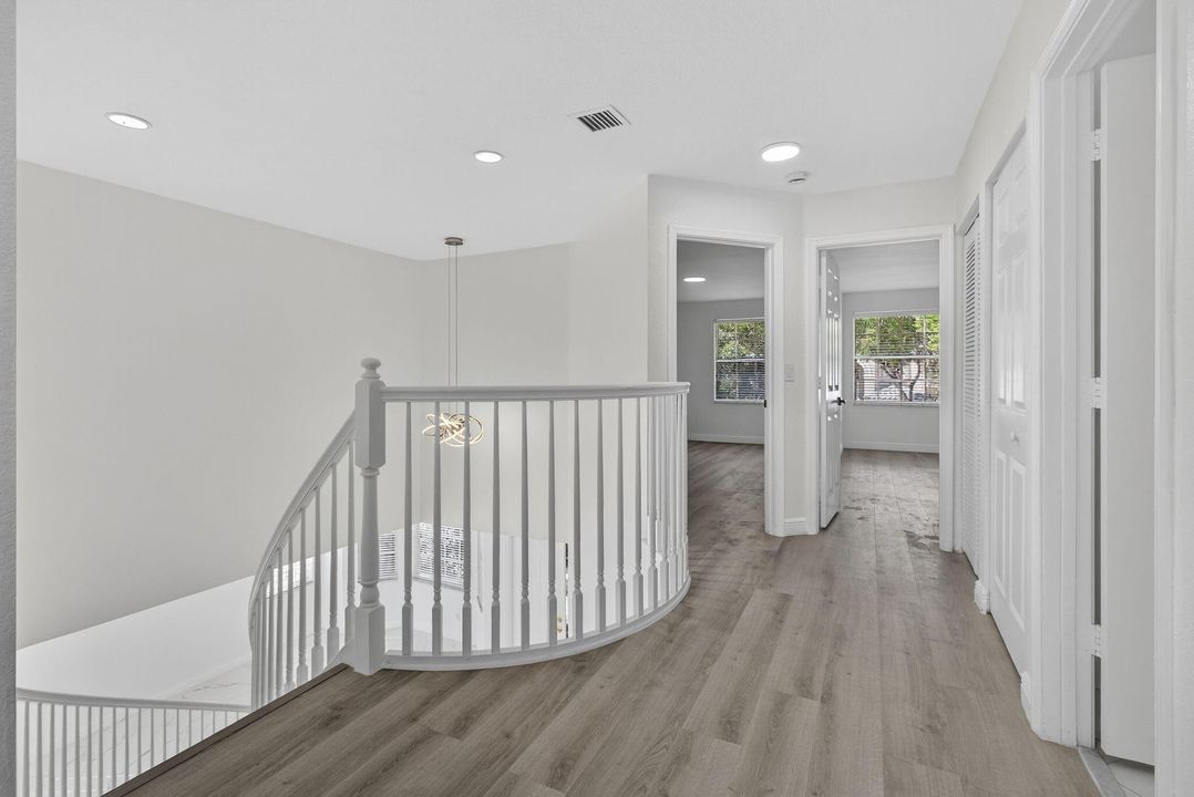 Под контрактом: $4,160 (5 спален, 2 ванн, 3038 Квадратных фут)