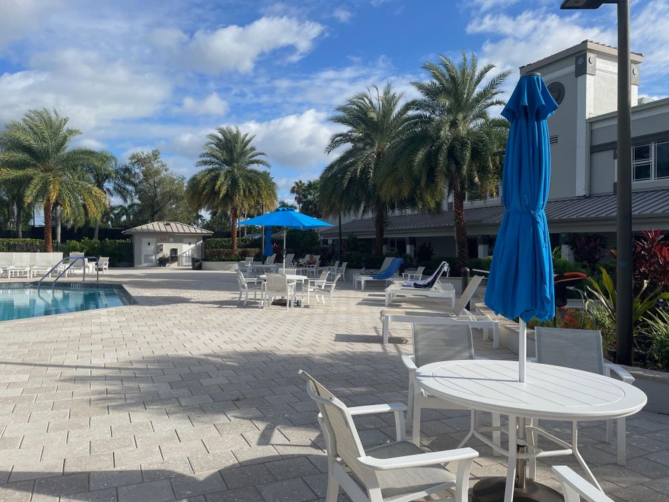 出租: $3,200 (2 贝兹, 2 浴室, 1822 平方英尺)