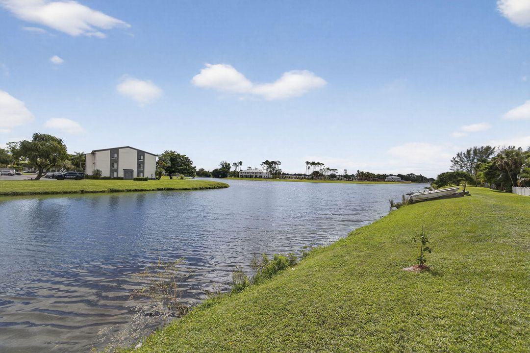 Под контрактом: $4,160 (5 спален, 2 ванн, 3038 Квадратных фут)