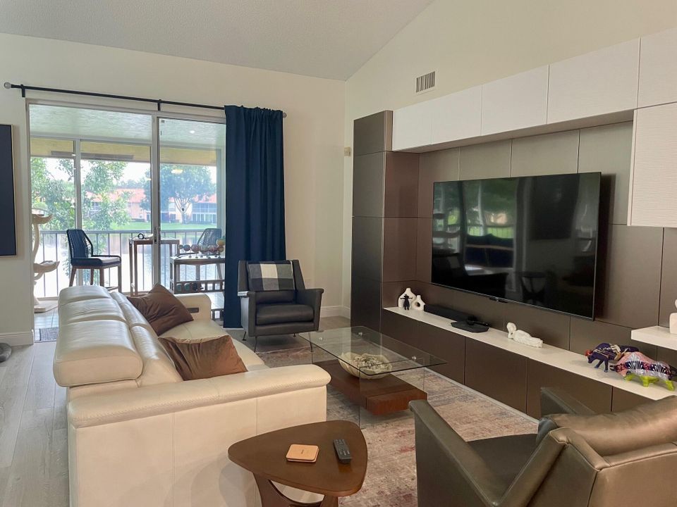 出租: $3,200 (2 贝兹, 2 浴室, 1822 平方英尺)