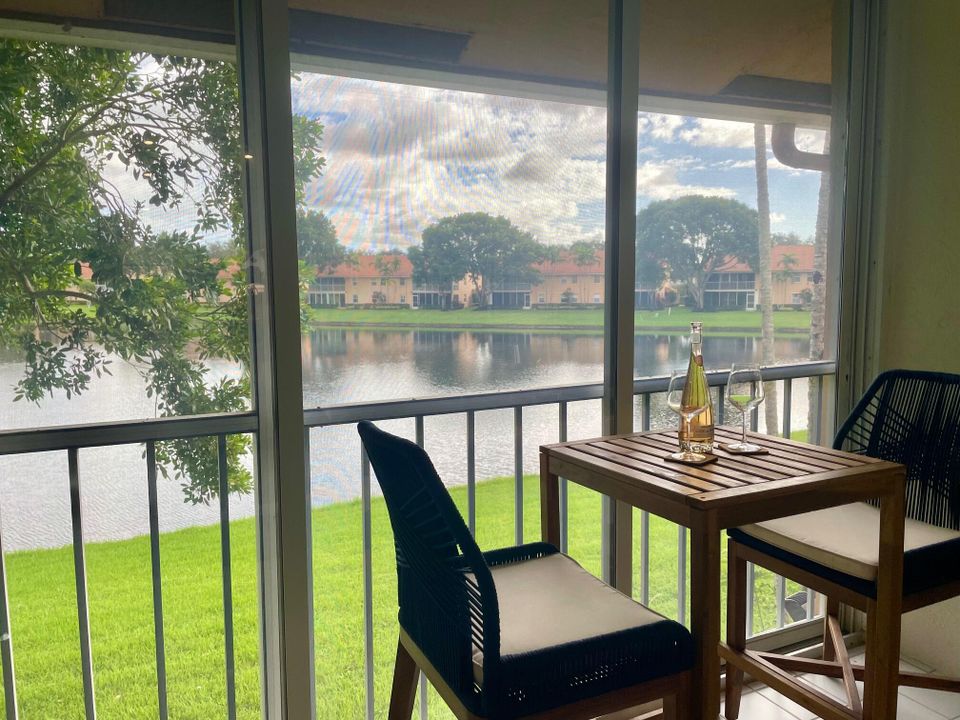 出租: $3,200 (2 贝兹, 2 浴室, 1822 平方英尺)