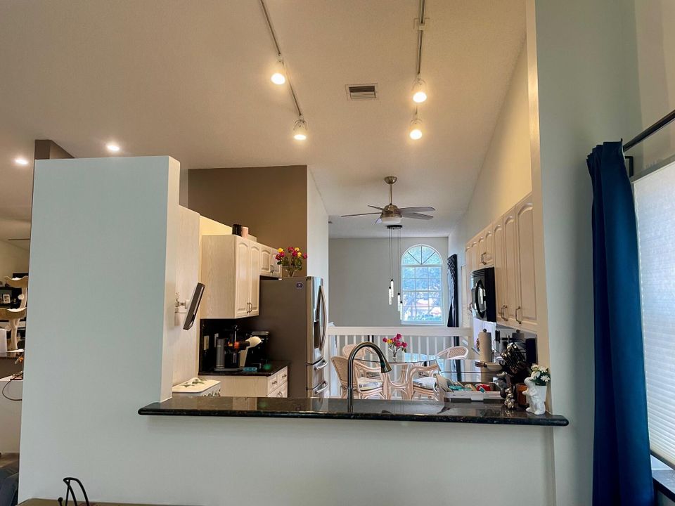 出租: $3,200 (2 贝兹, 2 浴室, 1822 平方英尺)