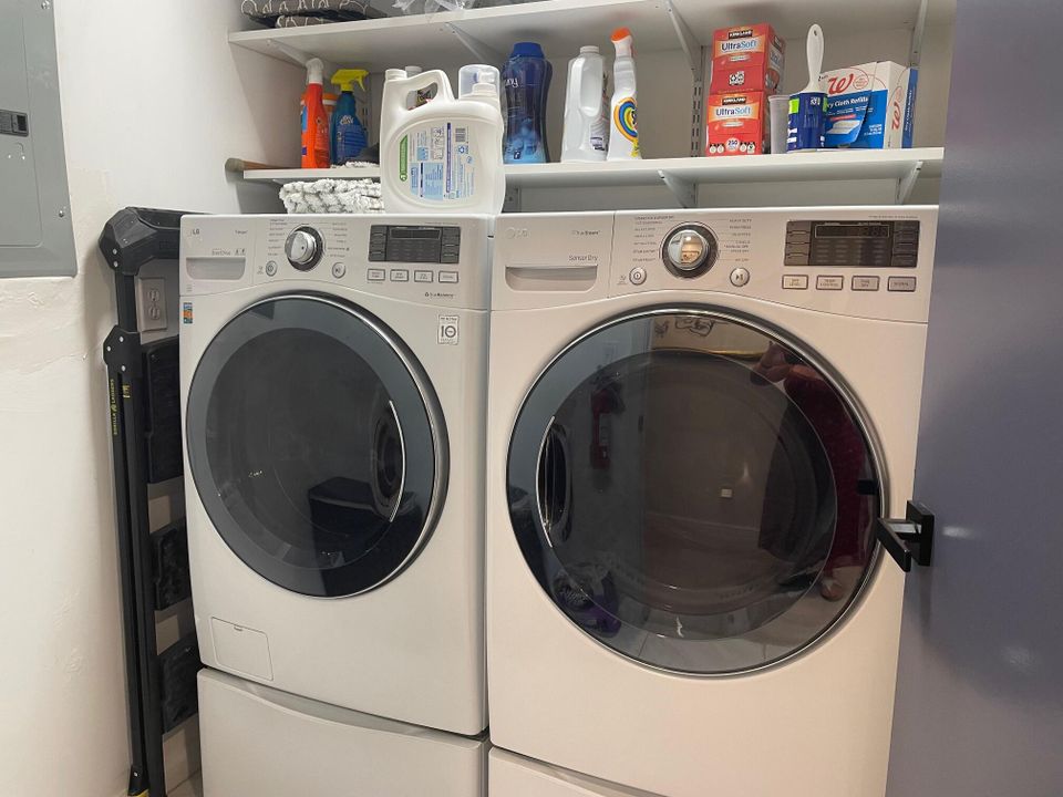 出租: $3,200 (2 贝兹, 2 浴室, 1822 平方英尺)