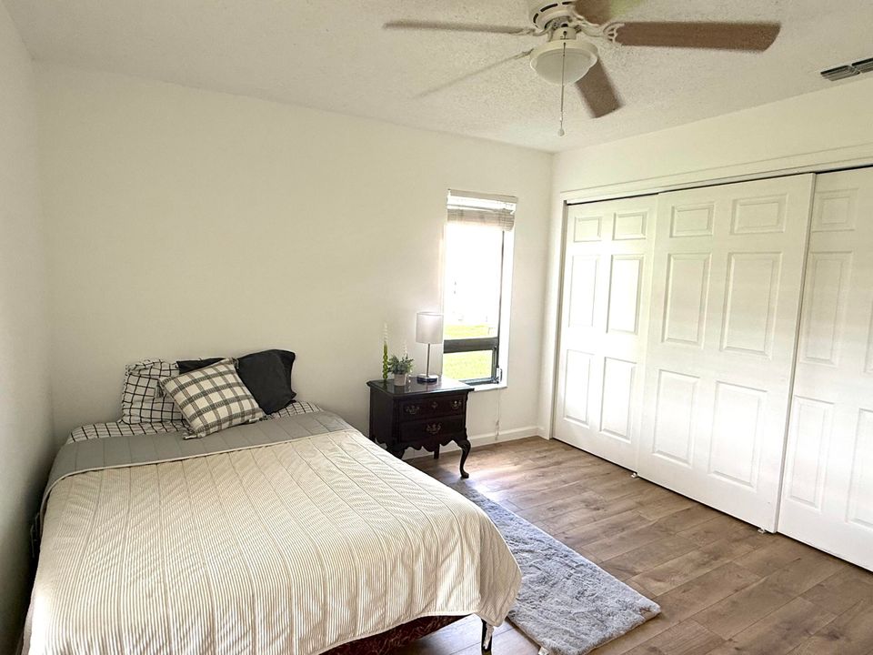 For Rent: $4,500 (2 beds, 1 baths, 907 Square Feet)