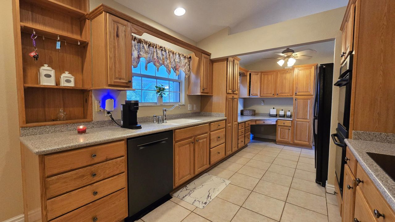 Active With Contract: $375,000 (3 beds, 2 baths, 1652 Square Feet)