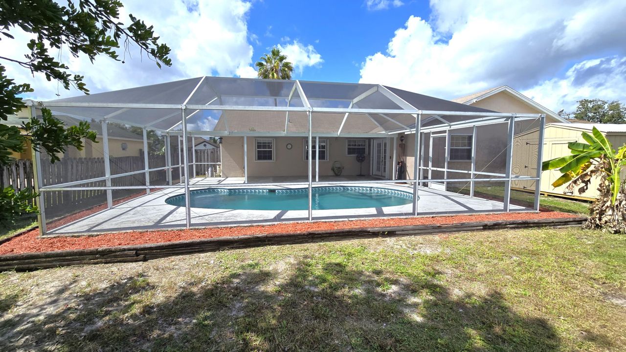 Active With Contract: $375,000 (3 beds, 2 baths, 1652 Square Feet)