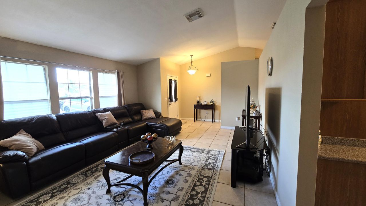 Active With Contract: $375,000 (3 beds, 2 baths, 1652 Square Feet)