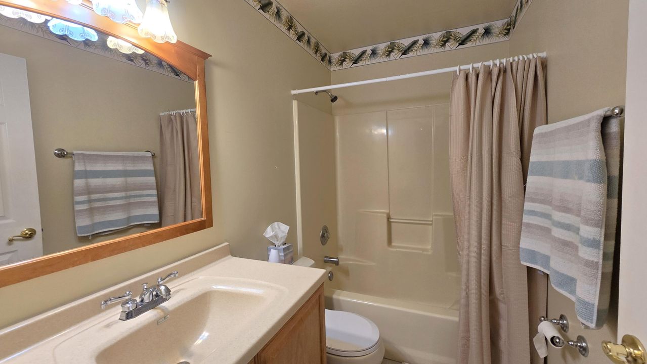 Active With Contract: $375,000 (3 beds, 2 baths, 1652 Square Feet)