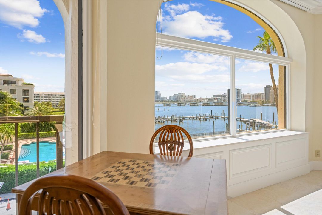 For Sale: $9,500,000 (3 beds, 4 baths, 3290 Square Feet)