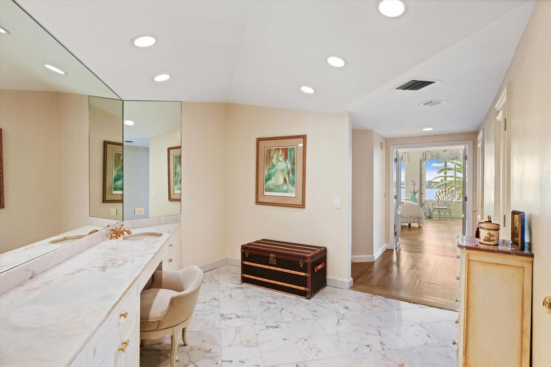 For Sale: $9,500,000 (3 beds, 4 baths, 3290 Square Feet)