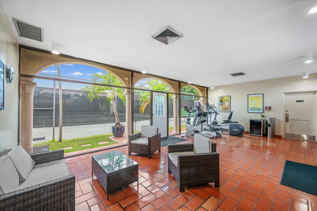 For Sale: $9,500,000 (3 beds, 4 baths, 3290 Square Feet)