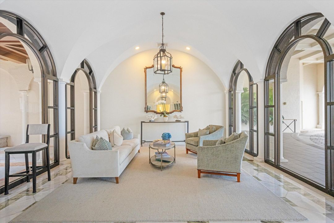 For Sale: $9,500,000 (3 beds, 4 baths, 3290 Square Feet)