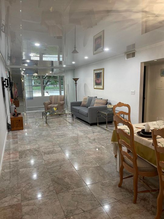 Activo con contrato: $2,195 (2 camas, 2 baños, 1210 Pies cuadrados)