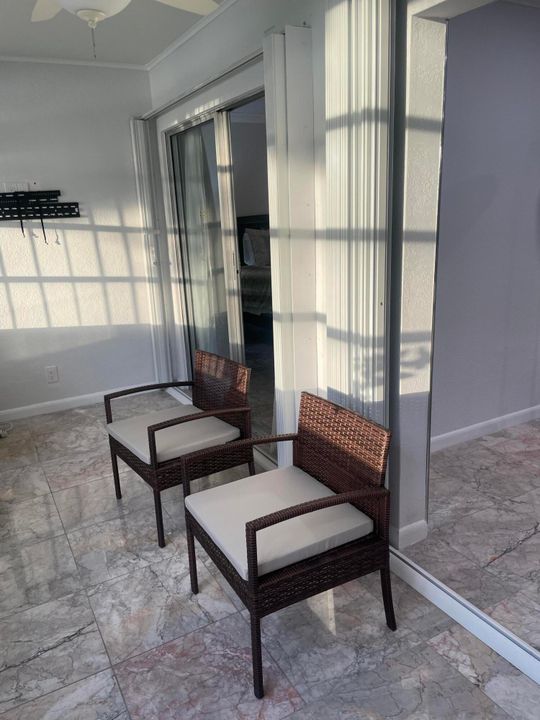 Activo con contrato: $2,195 (2 camas, 2 baños, 1210 Pies cuadrados)