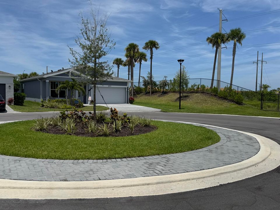 For Sale: $499,000 (3 beds, 2 baths, 1998 Square Feet)