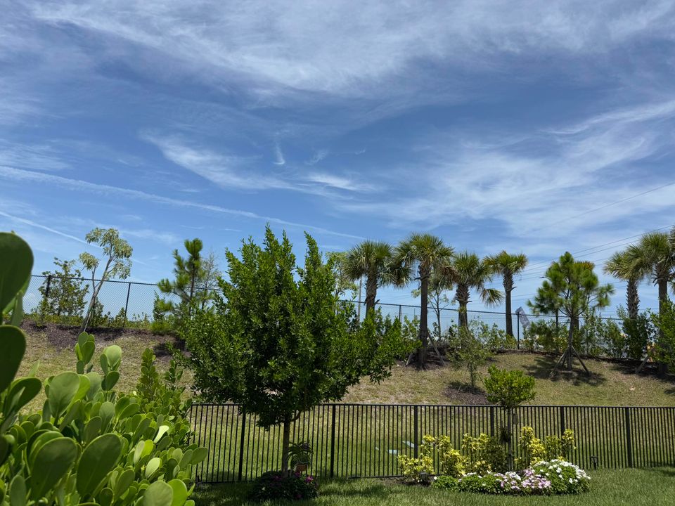 For Sale: $499,000 (3 beds, 2 baths, 1998 Square Feet)