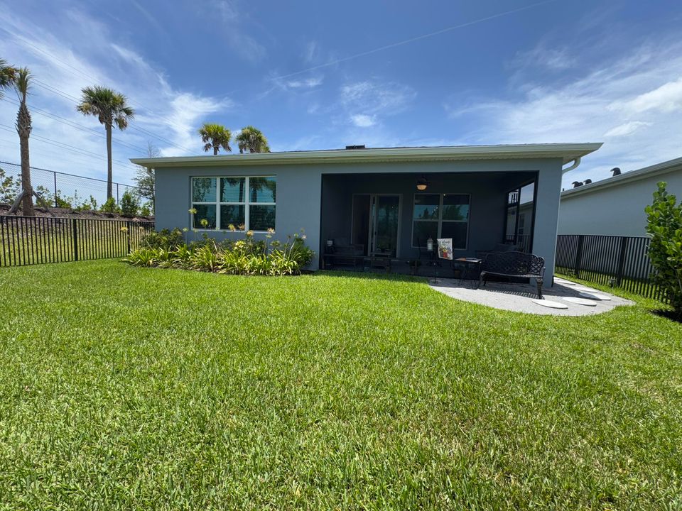 For Sale: $499,000 (3 beds, 2 baths, 1998 Square Feet)