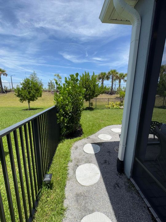 For Sale: $499,000 (3 beds, 2 baths, 1998 Square Feet)