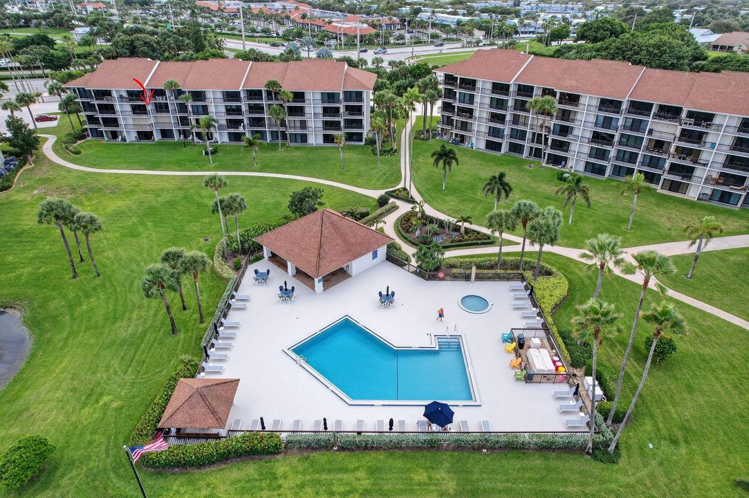 На продажу: $639,900 (2 спален, 2 ванн, 1332 Квадратных фут)