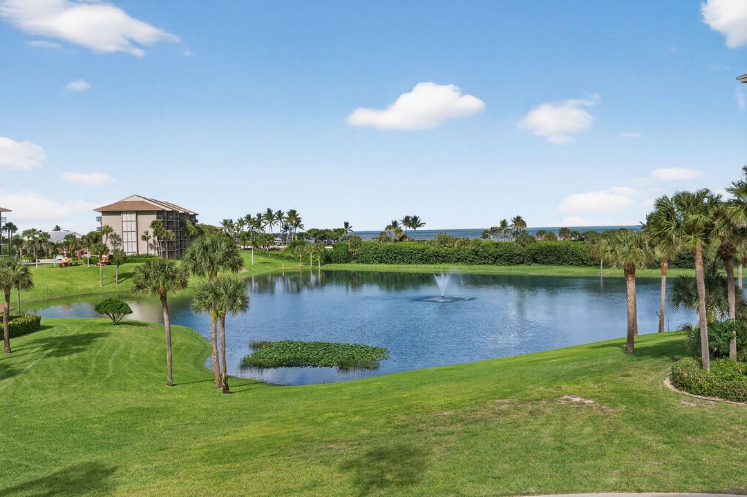 На продажу: $639,900 (2 спален, 2 ванн, 1332 Квадратных фут)