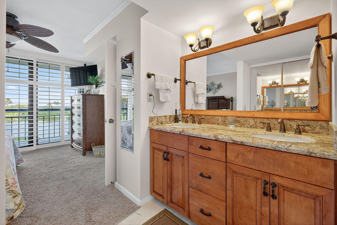 На продажу: $639,900 (2 спален, 2 ванн, 1332 Квадратных фут)