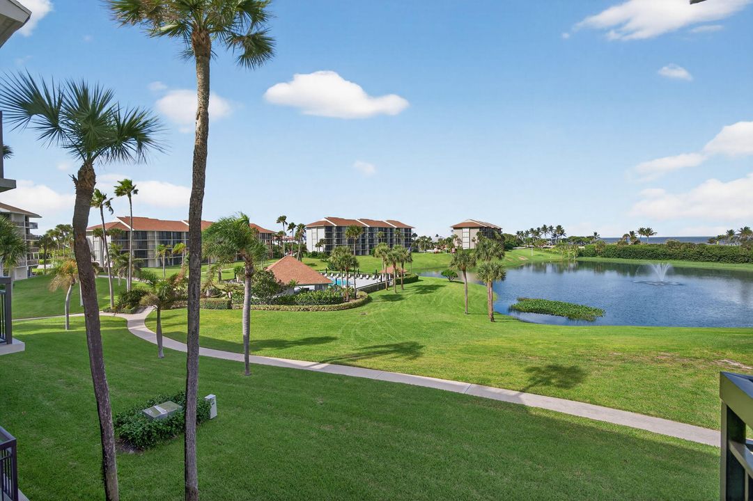 На продажу: $639,900 (2 спален, 2 ванн, 1332 Квадратных фут)